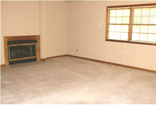 6800 Ferstel Rd, Newburgh, IN 47630 photo 2