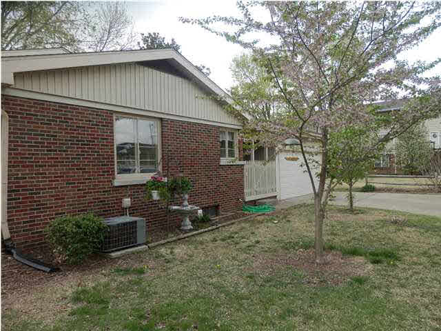 1207 S Cullen Ave, Evansville, IN 47715 photo 17