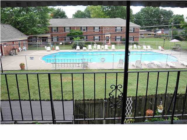 204 Hampton Dr, Evansville, IN 47715 photo 9