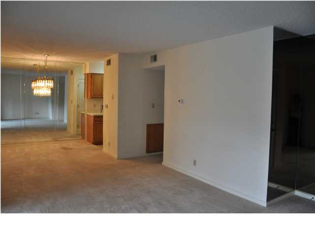 204 Hampton Dr, Evansville, IN 47715 photo 3