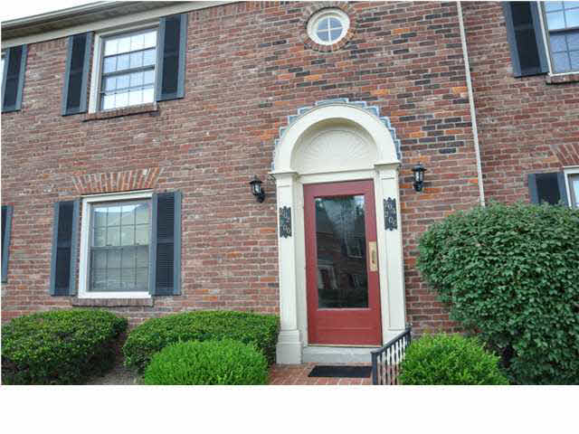 204 Hampton Dr, Evansville, IN 47715 photo 1