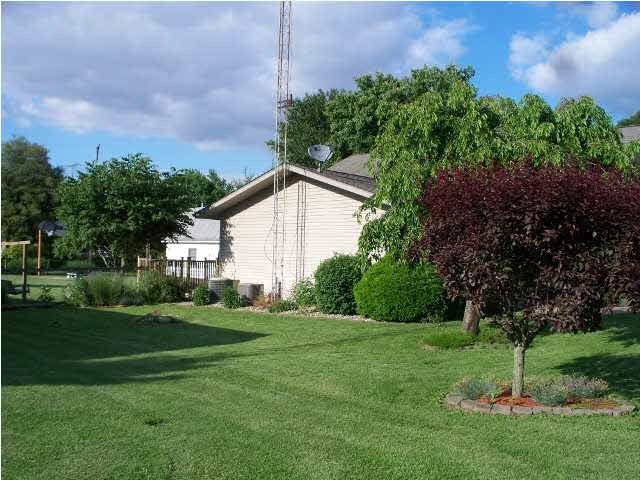 413 First St, Elnora, IN 47529 photo 6