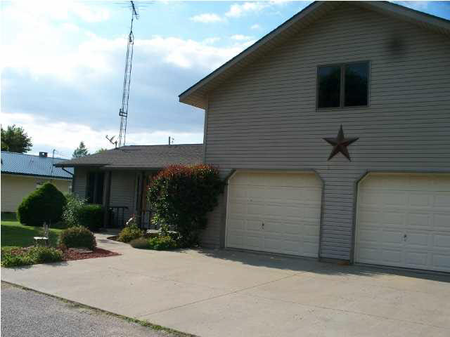 413 First St, Elnora, IN 47529 photo 8