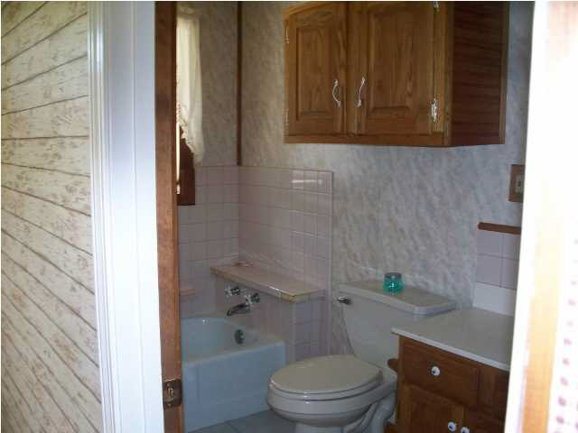 413 First St, Elnora, IN 47529 photo 21