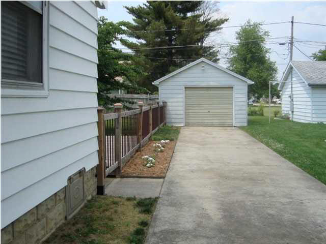554 Van Dusen Ave, Evansville, IN 47711 photo 2