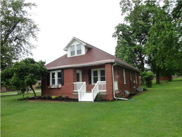 603 W North St, Boonville, IN 47601 photo 3