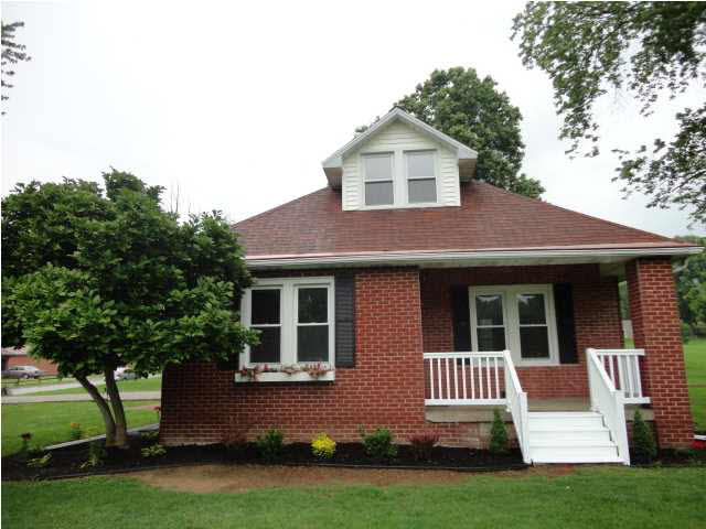 603 W North St, Boonville, IN 47601 photo 2