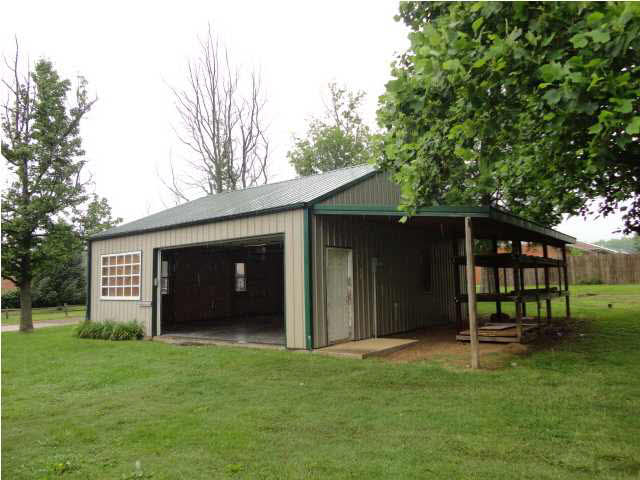 603 W North St, Boonville, IN 47601 photo 4