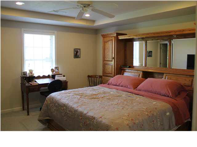 2206 N Anya Ct, Huntingburg, IN 47542 photo 9