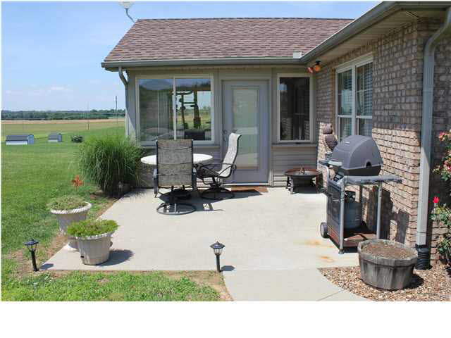 2206 N Anya Ct, Huntingburg, IN 47542 photo 15