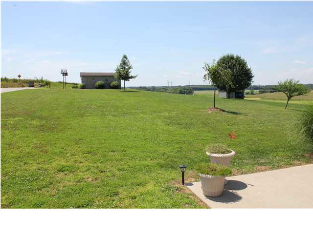 2206 N Anya Ct, Huntingburg, IN 47542 photo 16