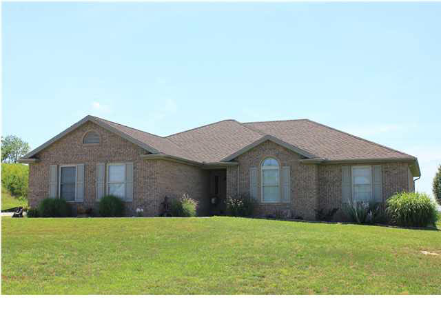 2206 N Anya Ct, Huntingburg, IN 47542 photo 1