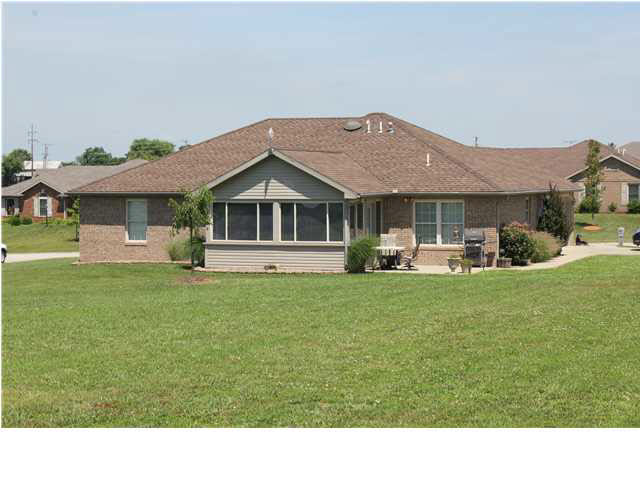 2206 N Anya Ct, Huntingburg, IN 47542 photo 14