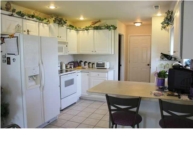 2206 N Anya Ct, Huntingburg, IN 47542 photo 3
