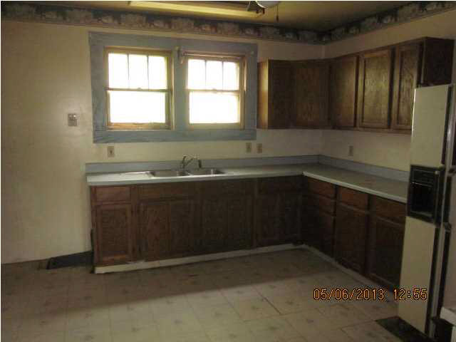 9300 Gross Rd, Mount Vernon, IN 47620 photo 4
