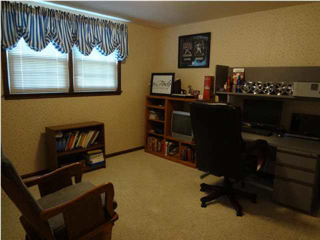 213 Barbara Dr, Evansville, IN 47712 photo 14
