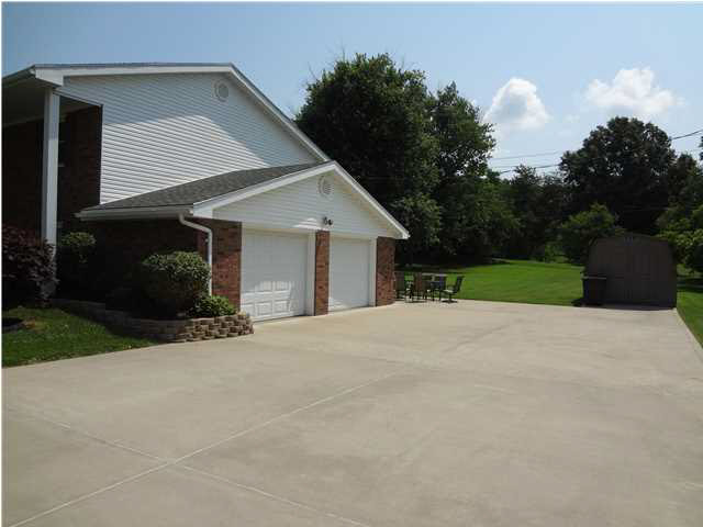 213 Barbara Dr, Evansville, IN 47712 photo 24