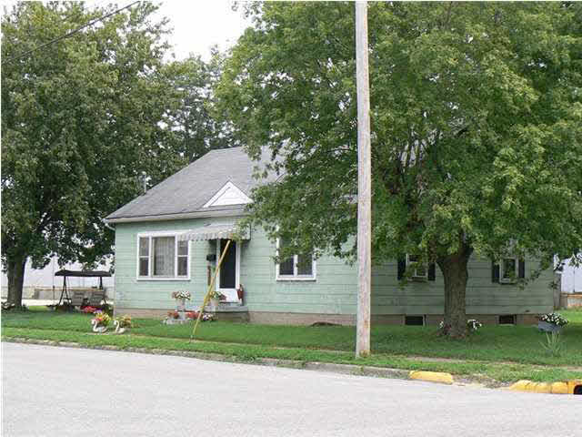 648 6th St, Tell City, IN 47586 photo 1