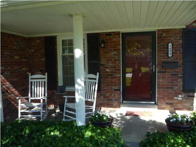 1424 Olympic Ct, Evansville, IN 47715 photo 2