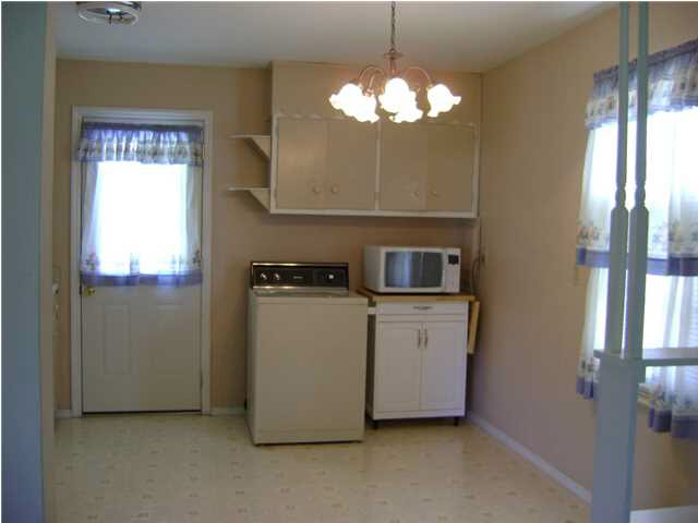 1921 Shelby Ave, Evansville, IN 47714 photo 4