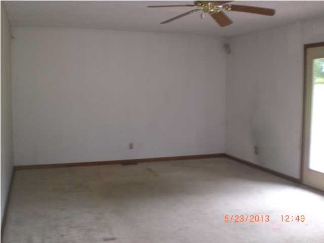 10211 Lindar Ln, Evansville, IN 47712 photo 7
