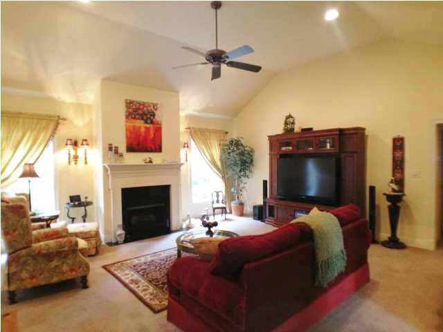 10383 Saint Andrews Ct, Newburgh, IN 47630 photo 4