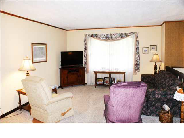6870 Green Hill Dr, Evansville, IN 47711 photo 4
