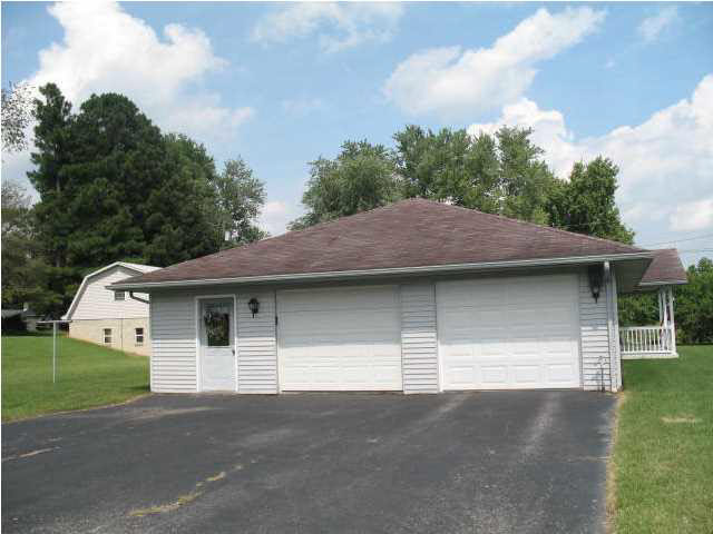 1402 18th St, Tell City, IN 47586 photo 3
