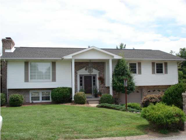 4700 Elm Dr, Newburgh, IN 47630 photo 2