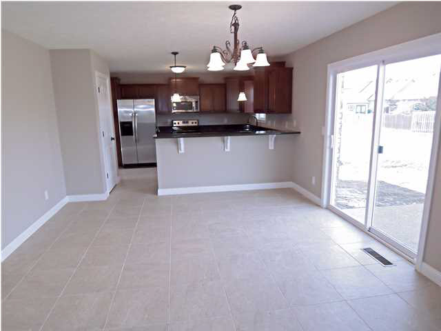 9238 Wynnfield Dr, Evansville, IN 47725 photo 5