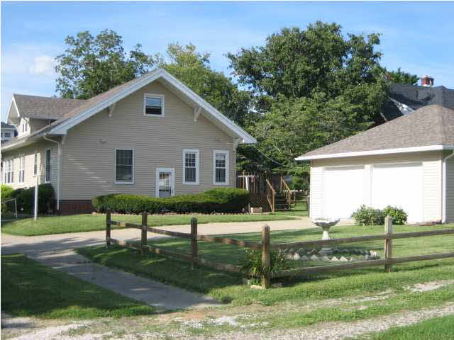 307 W Walnut St, Fort Branch, IN 47648 photo 6