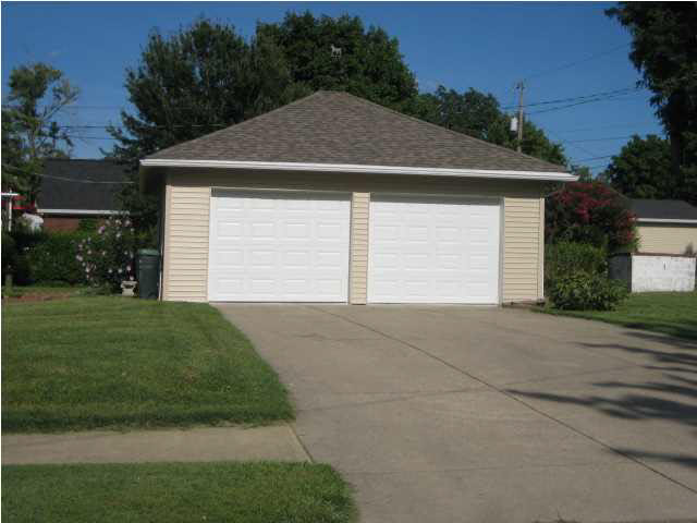 307 W Walnut St, Fort Branch, IN 47648 photo 5