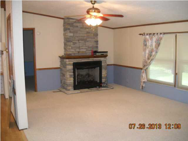 105 N Ninth St, Rockport, IN 47635 photo 4