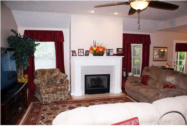 3811 Collingswood Dr, Evansville, IN 47725 photo 4