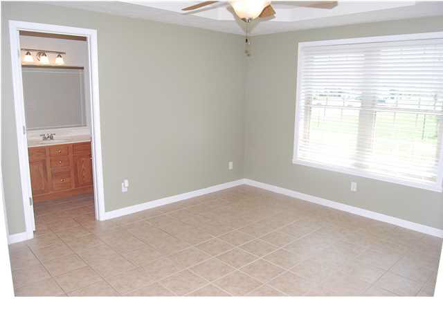 401 W Pinewood Ct, Huntingburg, IN 47542 photo 5