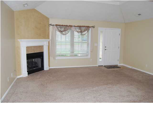 401 W Pinewood Ct, Huntingburg, IN 47542 photo 2