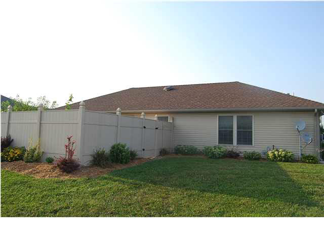 401 W Pinewood Ct, Huntingburg, IN 47542 photo 11