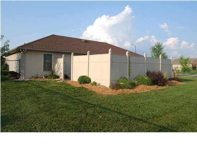 401 W Pinewood Ct, Huntingburg, IN 47542 photo 13
