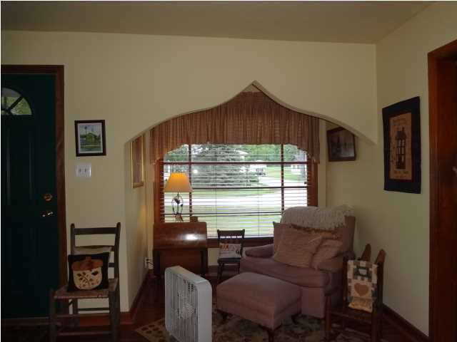 12275 E Harrison St, Oakland City, IN 47660 photo 3