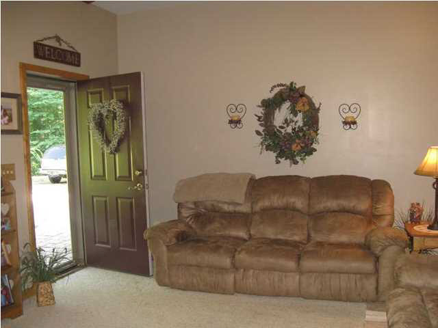5733 Jessica Ln, Newburgh, IN 47630 photo 3