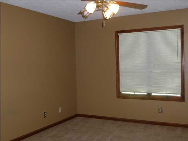 2833 Oak View Ct, Evansville, IN 47711 photo 10