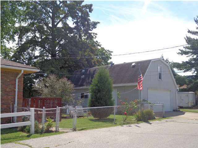 3330 Hartmetz Ave, Evansville, IN 47712 photo 2