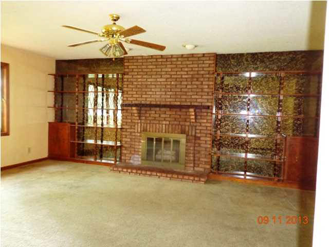 6504 Kembell Dr, Evansville, IN 47710 photo 2