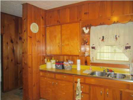 1408 E Walnut St, Petersburg, IN 47567 photo 3
