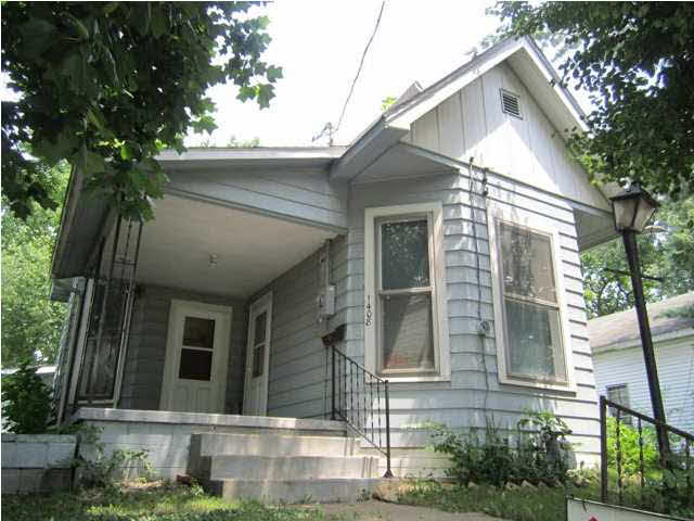 1408 E Walnut St, Petersburg, IN 47567 photo 1