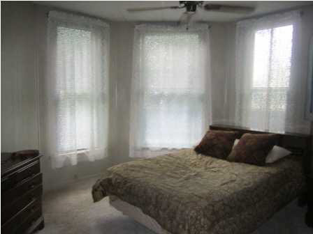 1408 E Walnut St, Petersburg, IN 47567 photo 5