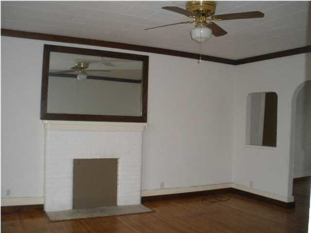 510 W College St, Oakland City, IN 47660 photo 3