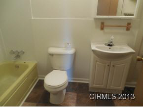 421 W 29th St, Marion, IN 46953 photo 4