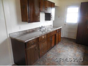 421 W 29th St, Marion, IN 46953 photo 2
