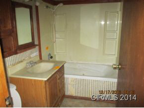 113 Bowen, Windfall, IN 46076 photo 11